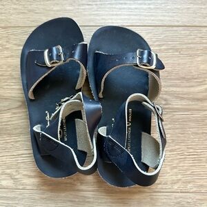 Navy sunsans sandals